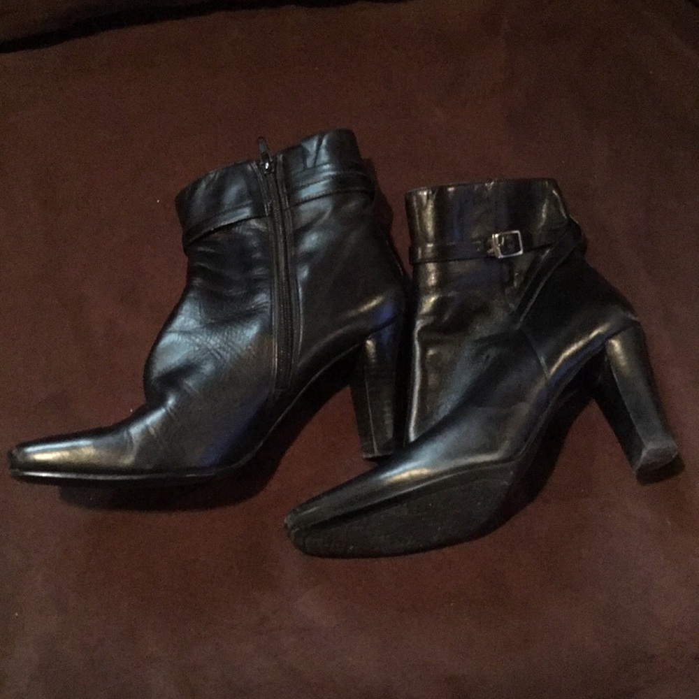 Women’s Black Bandolino Heeled Boots